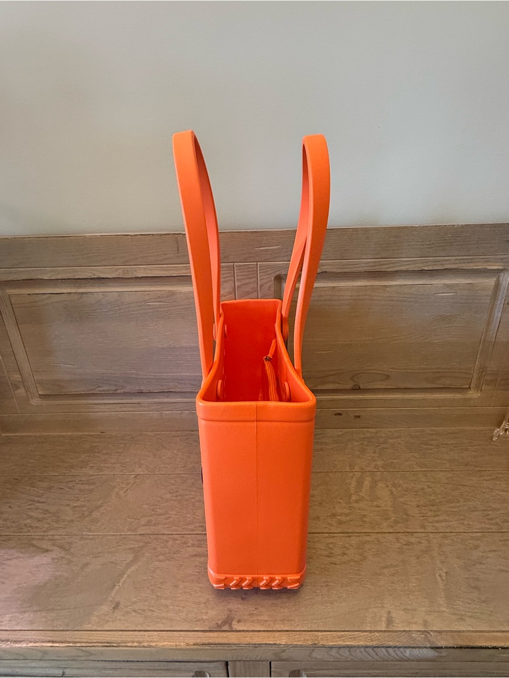 Clemson Tigers Fanatics Baby
Bogg Bag Orange White Paw Charm Beach Game Day NWT - Picture 4 of 10